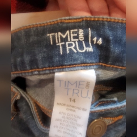 Womens size 14 time and tru bermuda shorts - Picture 3 of 5